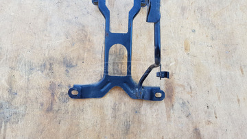 Yamaha Majesty YP 250 első idomtartó konzol