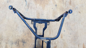 Yamaha Majesty YP 250 első idomtartó konzol