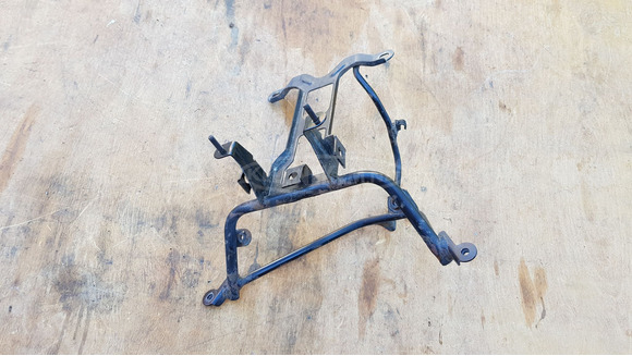 Yamaha Majesty YP 250 első idomtartó konzol - 4/8