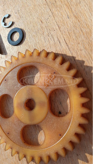 Yamaha Majesty YP 250 olajpumpa megható fogaskerék