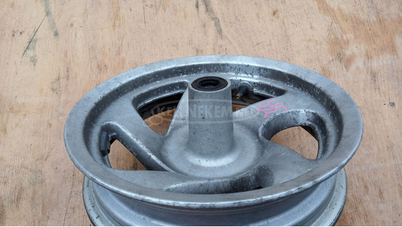 Yamaha Majesty YP 250 első felni - 9/10