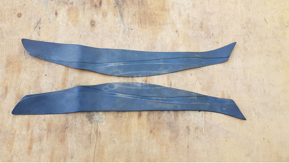 Yamaha Majesty YP 250 gumiszőnyeg pár - 1/6