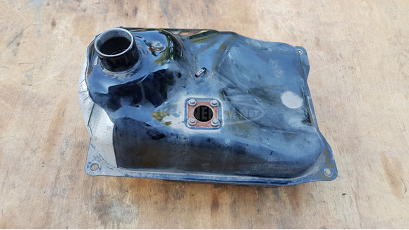 Yamaha Majesty YP 250 üzemanyag tank - 3/6