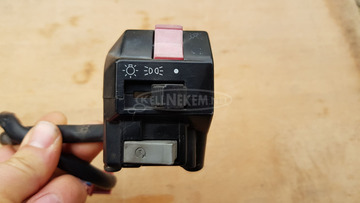 Yamaha Majesty YP 250 kormánykapcsoló jobbos fémházas