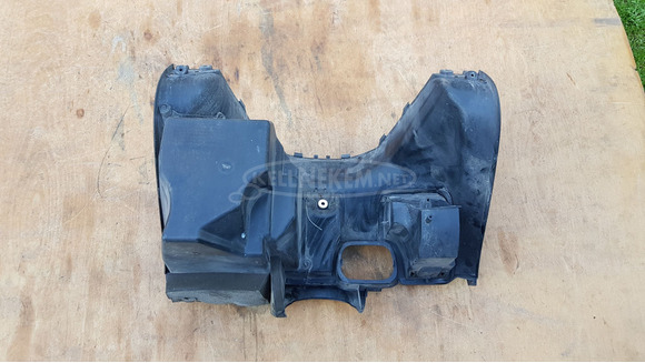 Yamaha Majesty YP 250 SG04 térdidom - 5/9