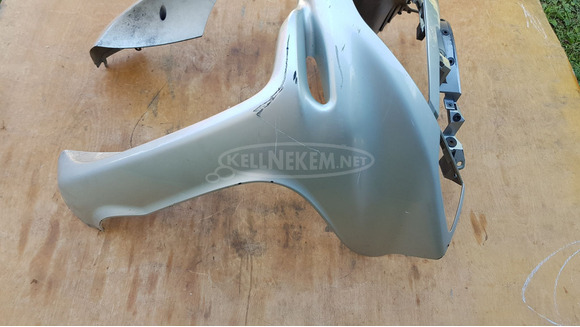 Yamaha Majesty YP 250 első idom sérült - 2/10