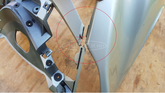 Yamaha Majesty YP 250 első idom sérült - 10/10