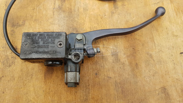 Yamaha Majesty YP 250 főfékhenger jobbos