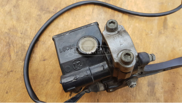 Yamaha Majesty YP 250 főfékhenger jobbos - 3/8