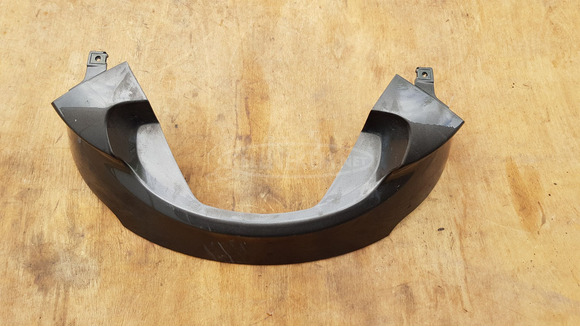 Yamaha Majesty YP 250 hátsó lámpa alatti idom 3 - 1/8