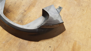 Yamaha Majesty YP 250 hátsó lámpa alatti idom 3