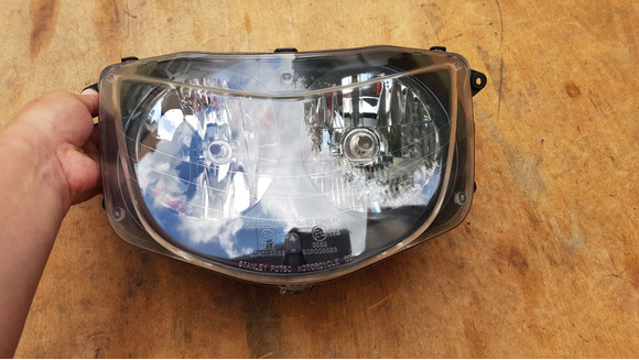 Yamaha Majesty YP 250 első lámpa - 6/8
