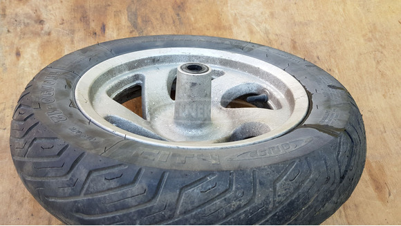 Yamaha Majesty YP 250 első kerék - 6/8