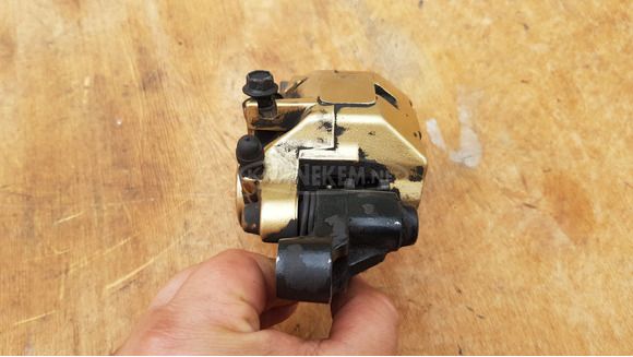 Yamaha Majesty YP 250 első féknyereg - 6/8