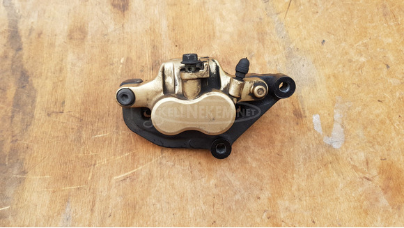 Yamaha Majesty YP 250 első féknyereg - 8/8