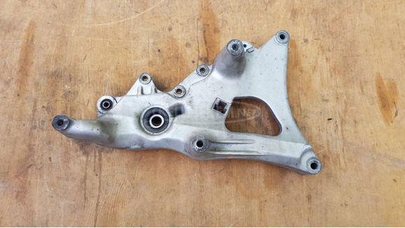 Yamaha Majesty YP 250 hátsó lengőkar - 1/9