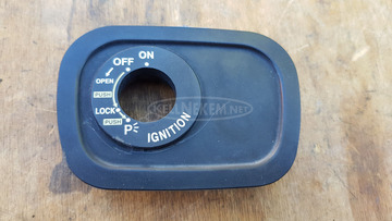 Yamaha Majesty YP 250 gyújtáskapcsoló körüli idom