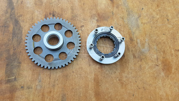 Aprilia Scarabeo Light 400 - 500 szabadonfutó