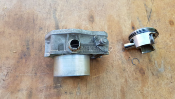 Aprilia Scarabeo Light 400 henger