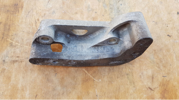 Aprilia Scarabeo Light 400 - 500 hátsó féknyereg tartó konzol - 5/7