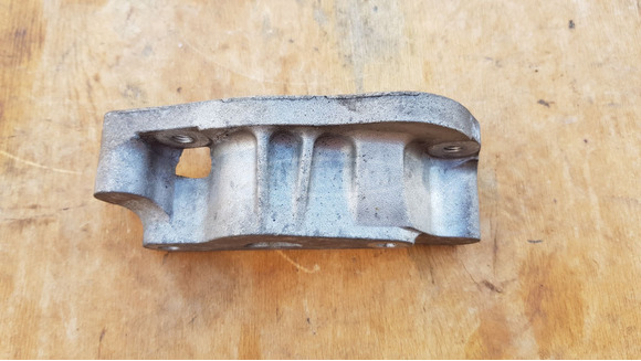 Aprilia Scarabeo Light 400 - 500 hátsó féknyereg tartó konzol - 7/7