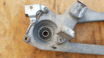 Aprilia Scarabeo Light 400 - 500 hátsó lengőkar