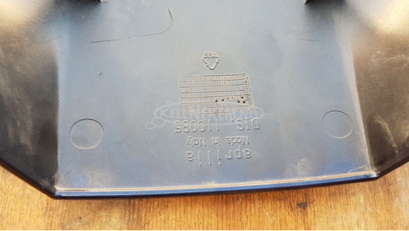 Aprilia Scarabeo Light 400 - 500 kormány idom hátsó - 8/9