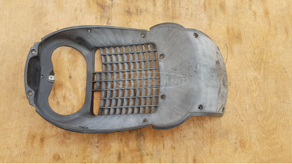 Aprilia Scarabeo Light 400 - 500 hűtő elötti idom - 1/8