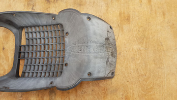 Aprilia Scarabeo Light 400 - 500 hűtő elötti idom