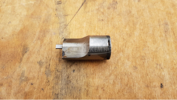 Aprilia Scarabeo Light 400 - 500 kormányzár - 1/4