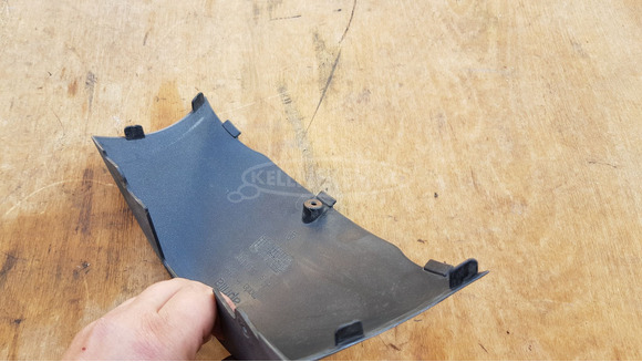 Aprilia Scarabeo Light 400 - 500 ülés zsanér körüli idom - 7/7