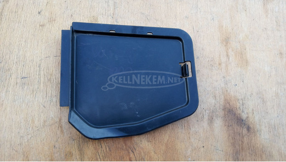 Honda Silver Wing Fjs 400 - 600 hátsó lámpa szervizablak jobbos - 2/4