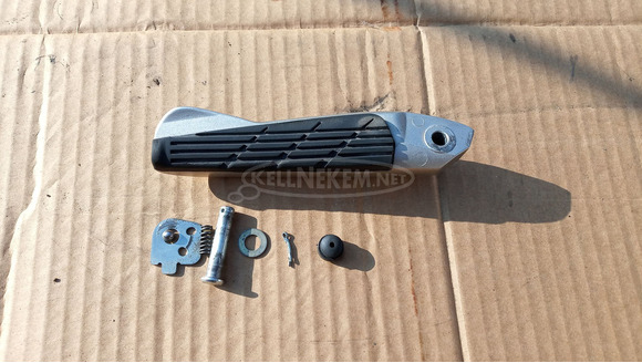 Honda Silver Wing Fjs 600 hátsó lábtartó balos - 1/7