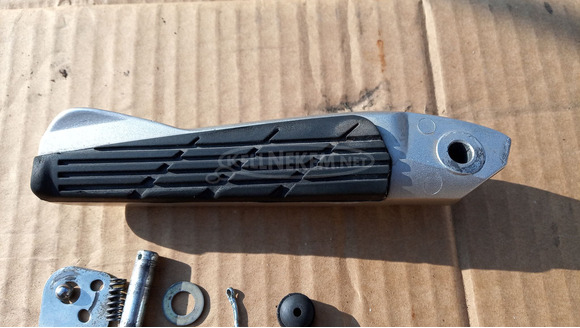 Honda Silver Wing Fjs 600 hátsó lábtartó balos - 3/7