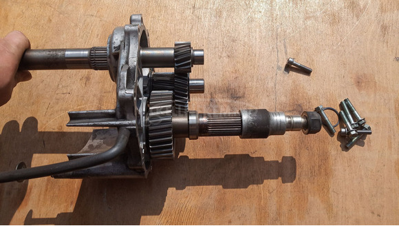 Honda Silver Wing Fjs 400 hátsó végáttétel csapágy cserés - 5/7