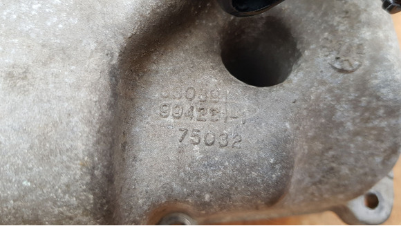 Aprilia Scarabeo 500 gyújtásfedél vízpumpával - 4/10