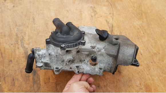 Aprilia Scarabeo 500 gyújtásfedél vízpumpával - 9/10