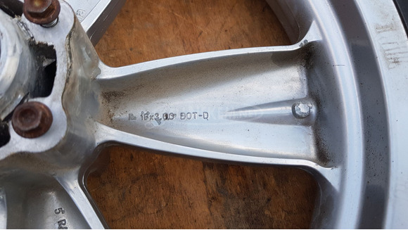 Aprilia Scarabeo 500 első kerék - 3/7