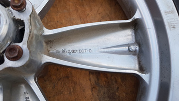 Aprilia Scarabeo 500 első kerék