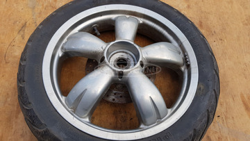 Aprilia Scarabeo 500 hátsó kerék