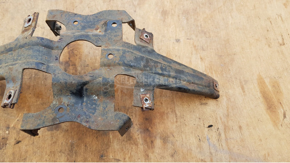 Aprilia Scarabeo 500 első sárvédő tartó keret - 3/6