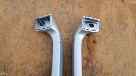 Aprilia Scarabeo 500 hátsó kapaszkodó pár - 6/6