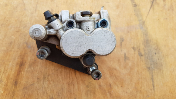 Malaguti Centro 125 - 160 első féknyereg - 1/6