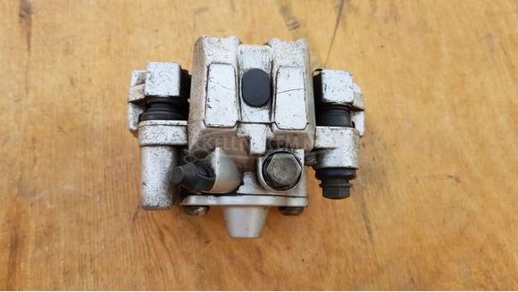 Malaguti Centro 125 - 160 hátsó féknyereg - 2/7