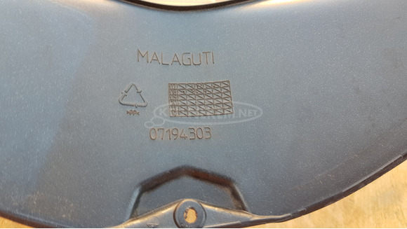 Malaguti Centro 125 - 160 akkumulátor fedél - 7/9