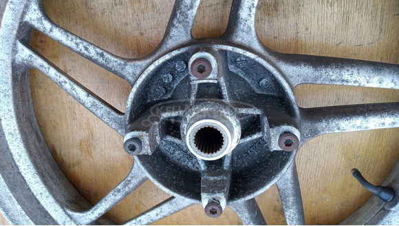 Malaguti Centro 125 - 160 hátsó felni - 4/9