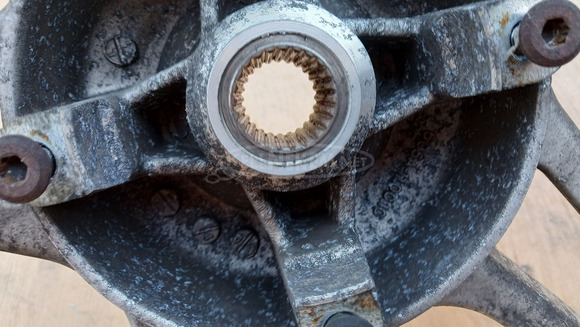 Malaguti Centro 125 - 160 hátsó felni - 6/9