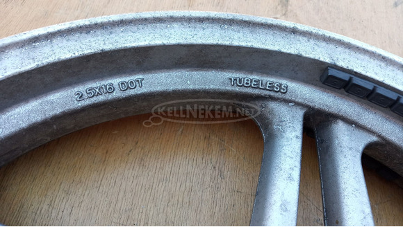 Malaguti Centro 125 - 160 hátsó felni - 9/9