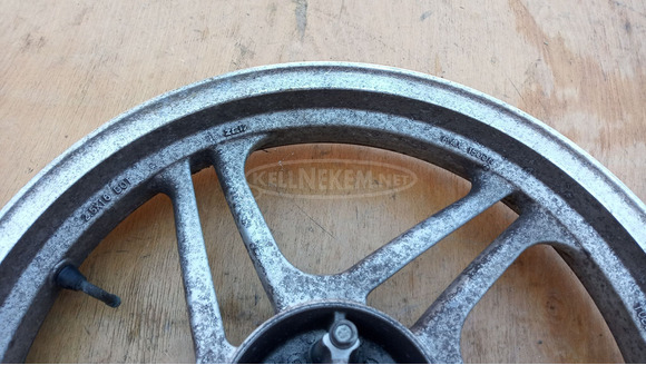 Malaguti Centro 125 - 160 első felni - 5/7