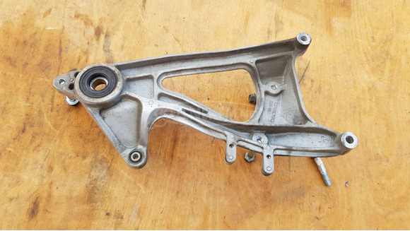 Malaguti Centro 125 - 160 hátsó lengőkar - 4/7